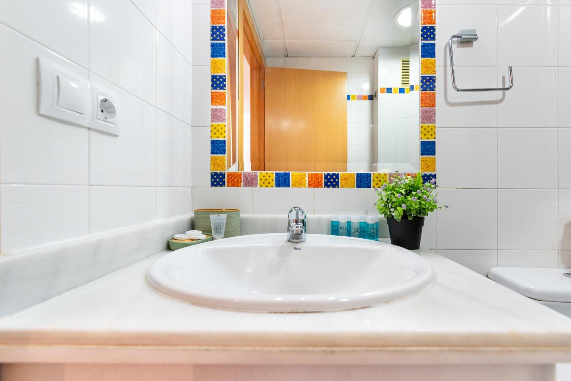 Wintowinrentals Quiet Apartment, Good Location, Free Parking Malaga Exterior photo